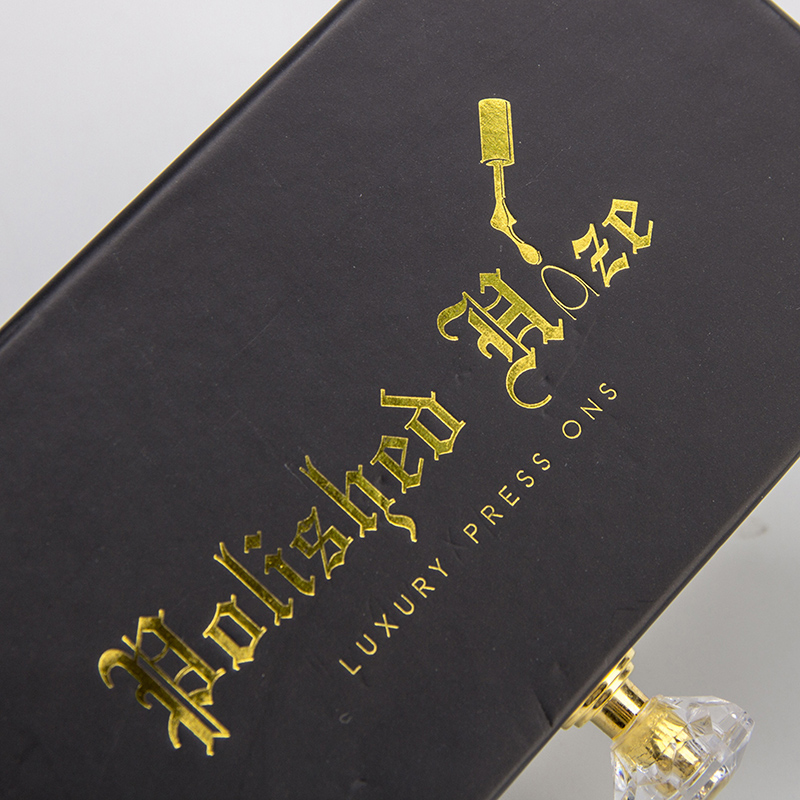 Prensa cosmética personalizada con logotipo de oro negro mate en la caja de embalaje de clavos 